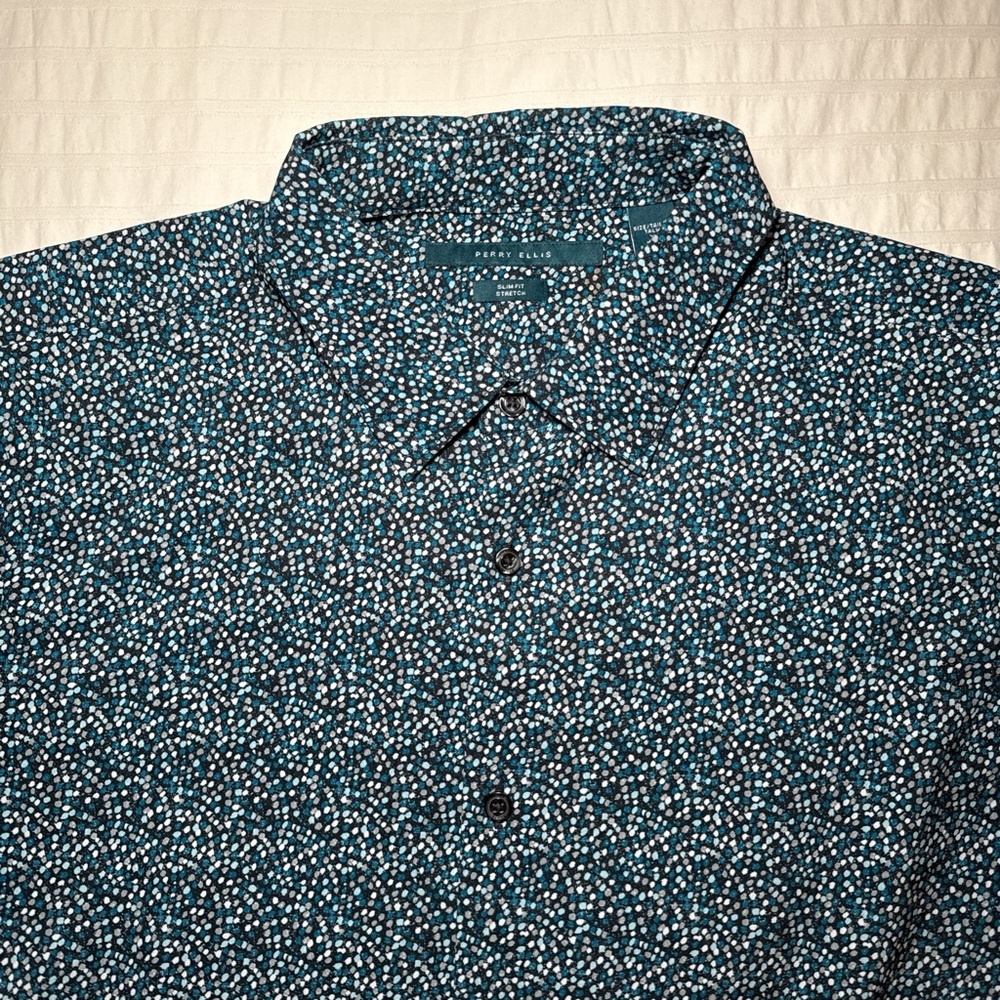 Perry Ellis Men's Teal and White Patterned Shirt